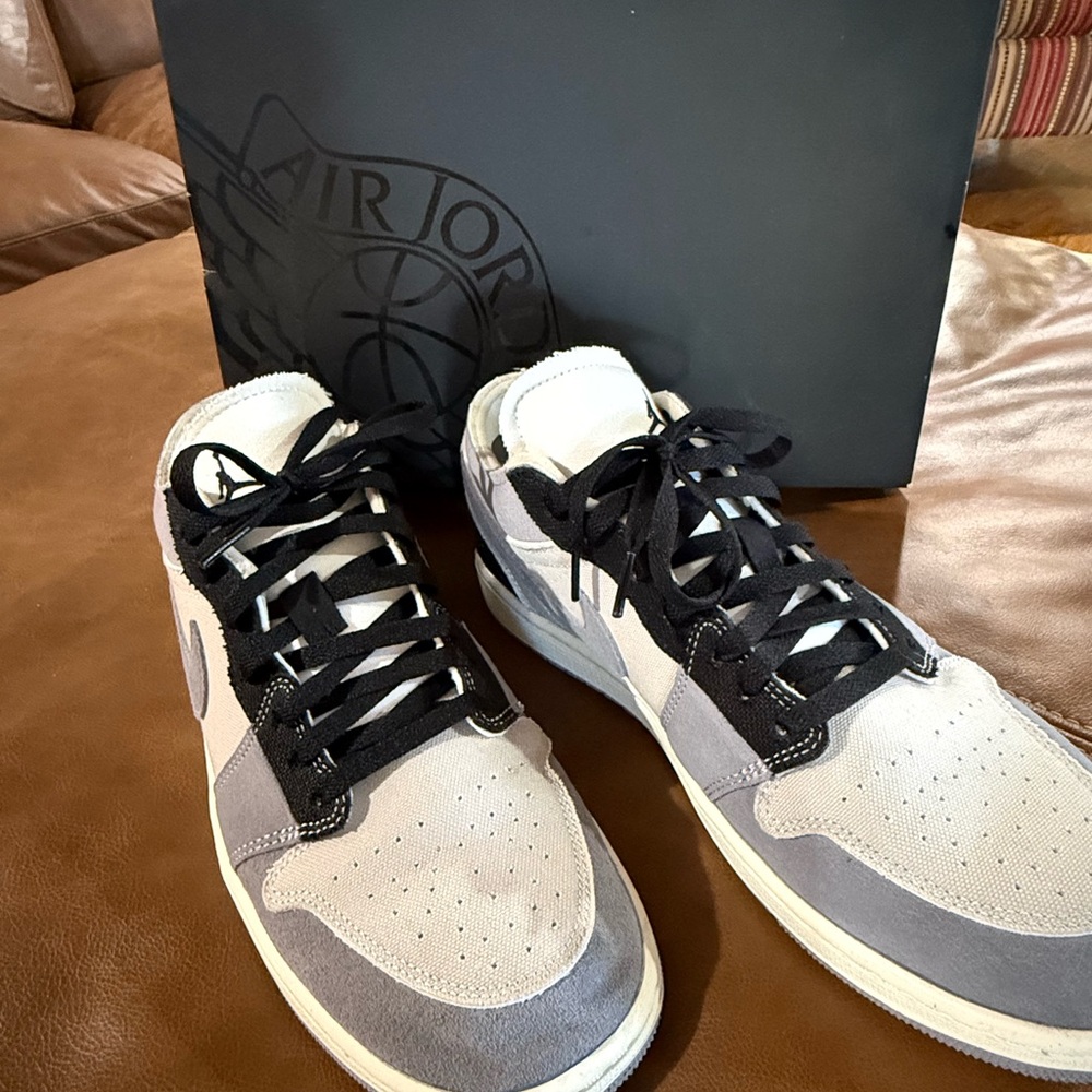 Nike Men’s Air Jordan 1 White Gray Black Casual Air Style
